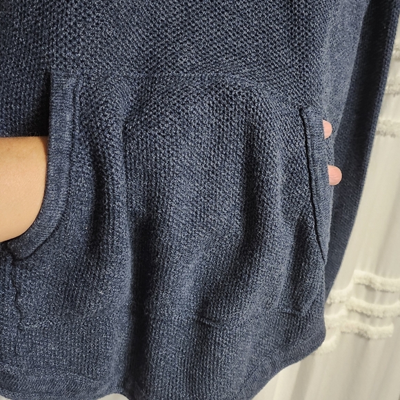 Hollister hooded long sweater. Size small. Final price. - Picture 8 of 8